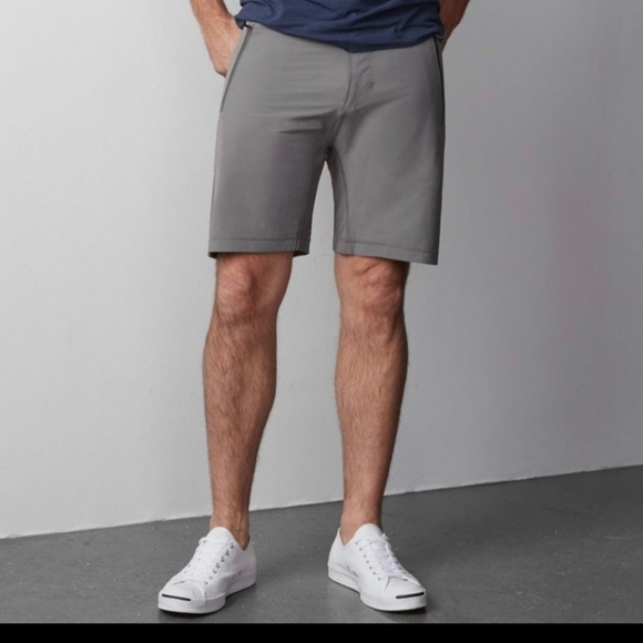 Mack Weldon 4-Way Active Short in Gray Water Repellent Size Small - Picture 3 of 15